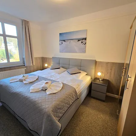 Residenz Seeblick, 10 Mit Balkon Und Ostseeblick Апартаменты Зеллин